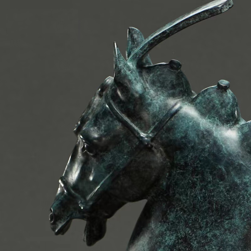 Horse Statue Figurines Bronze Standing Jogging Horse Sculpture Home Office Decoration Tabletop Decor Ornaments
