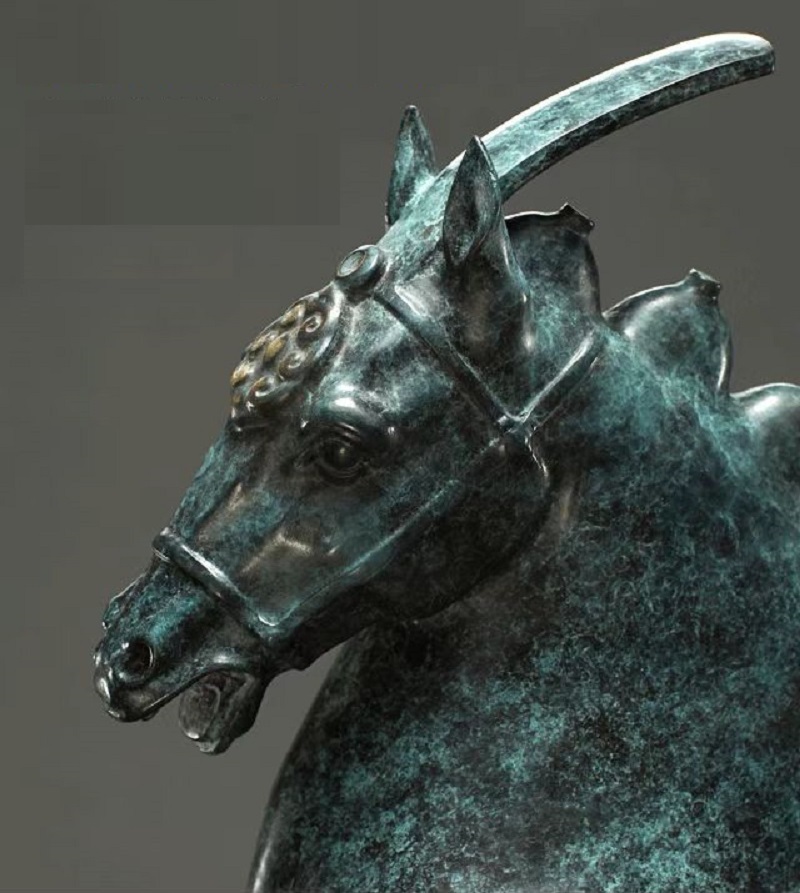 Horse Statue Figurines Bronze Standing Jogging Horse Sculpture Home Office Decoration Tabletop Decor Ornaments