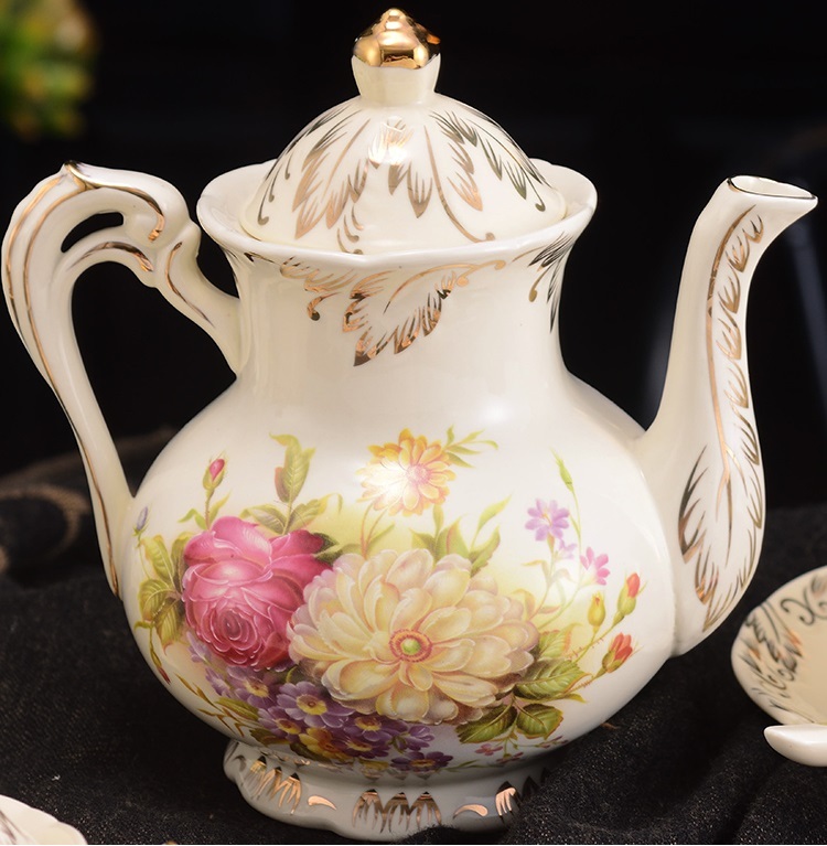 22 Pieces Set Royal Tea Cups and Saucers, with Gold Trim and Gift Box, British Coffee Cups, Porcelain Tea Set