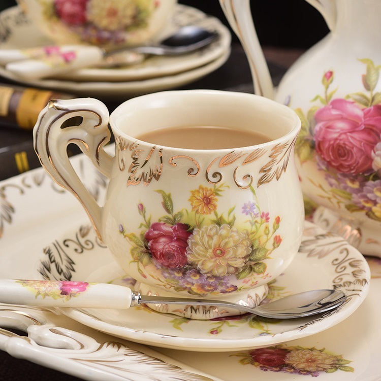 22 Pieces Set Royal Tea Cups and Saucers, with Gold Trim and Gift Box, British Coffee Cups, Porcelain Tea Set