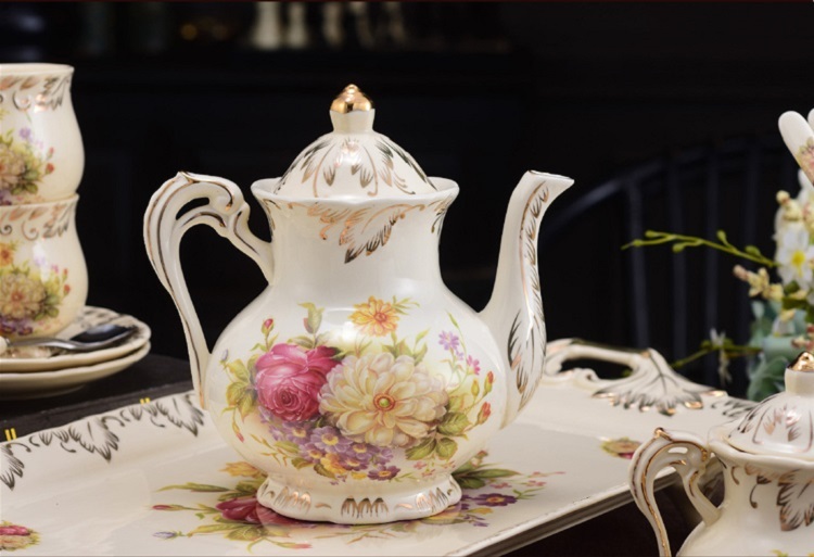 22 Pieces Set Royal Tea Cups and Saucers, with Gold Trim and Gift Box, British Coffee Cups, Porcelain Tea Set