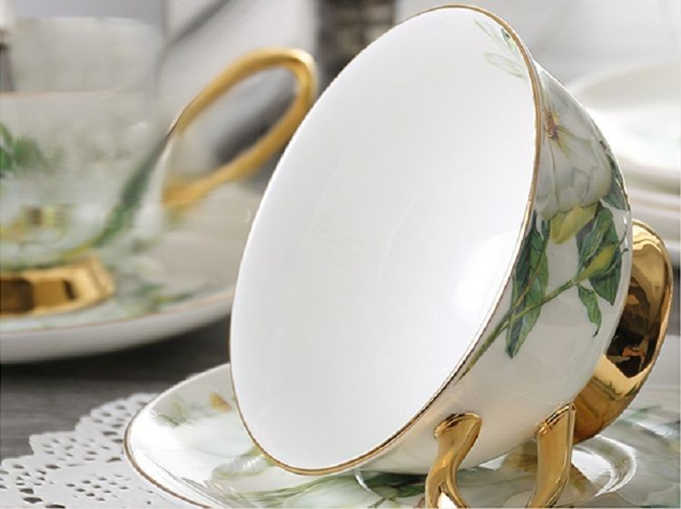 14 Pieces Set Royal Tea Cups and Saucers, with Gold Trim and Gift Box, British Coffee Cups, Porcelain Tea Set 6 cups + 6 plates + 6 spoons + 1 main pot