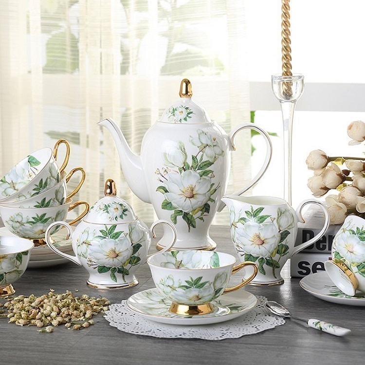 14 Pieces Set Royal Tea Cups and Saucers, with Gold Trim and Gift Box, British Coffee Cups, Porcelain Tea Set 6 cups + 6 plates + 6 spoons + 1 main pot
