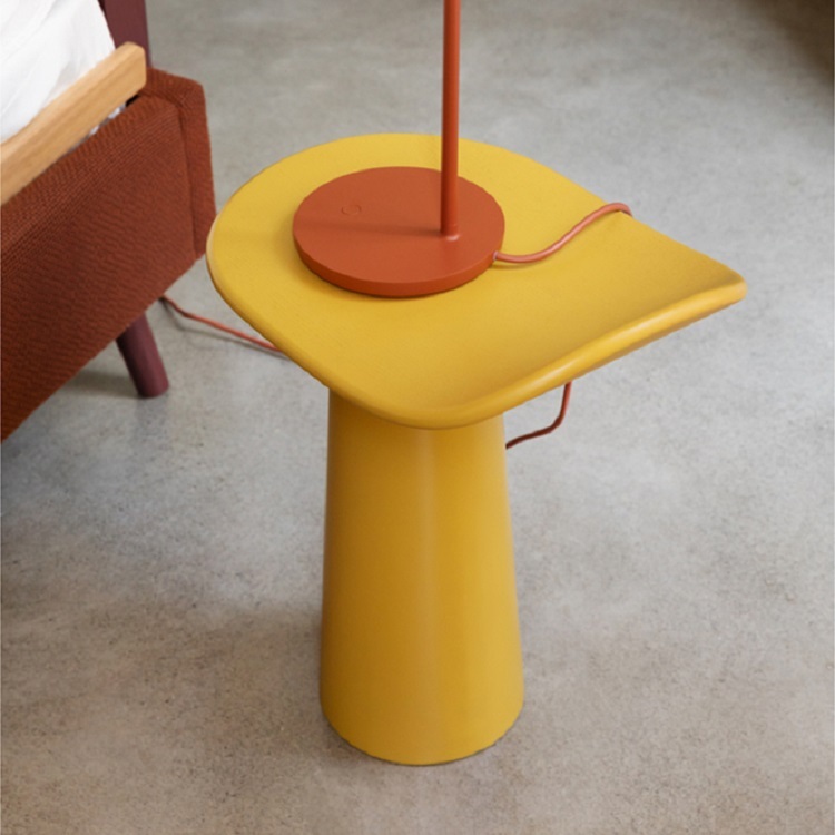 Flower wheel side table, Nordic modern simple home living room, small apartment, light luxury creative coffee table corner table