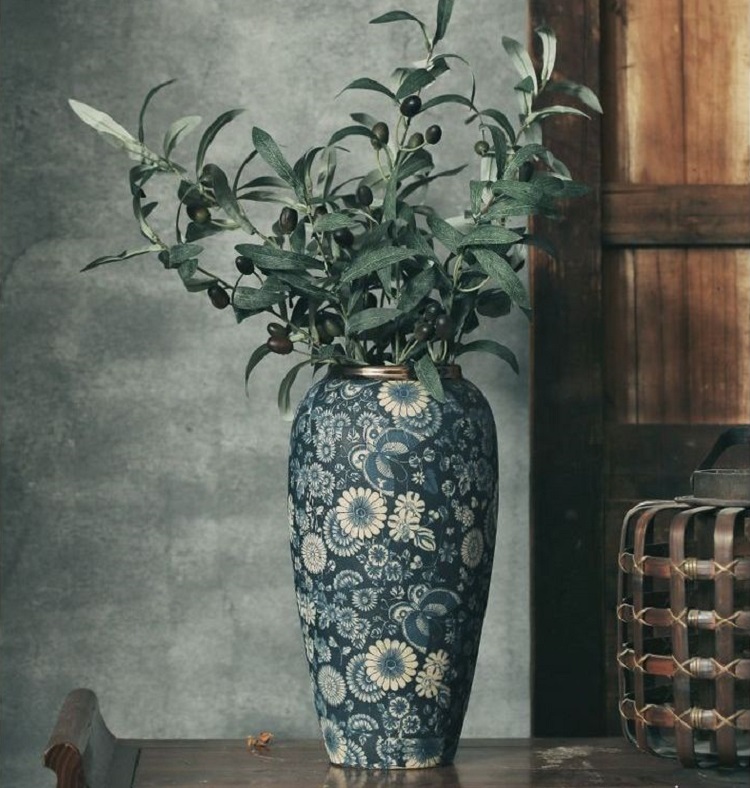 Chrysostom dried flowers, ceramic blue and white vases, European Chinese flower ware, Jingdezhen countertop flower arrangement, retro ornaments