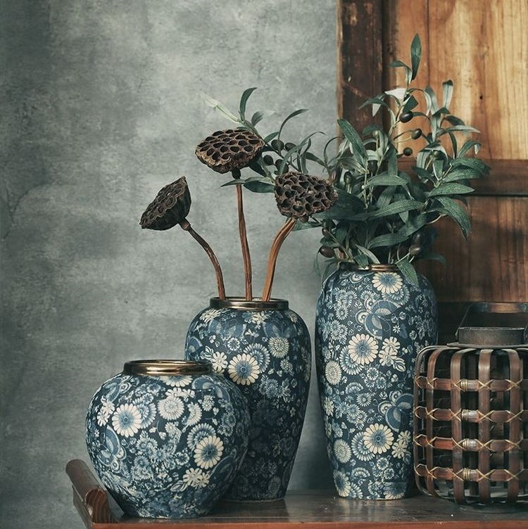 Chrysostom dried flowers, ceramic blue and white vases, European Chinese flower ware, Jingdezhen countertop flower arrangement, retro ornaments