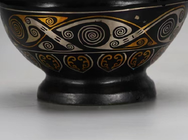 Bronze antique ornaments, Han dynasty gold and silver inscriptions, round pots, wine and water, bronze craft collections