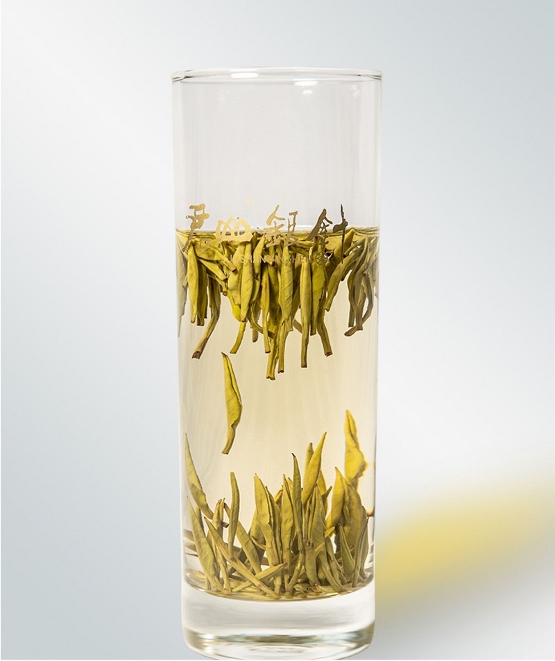 White Tea China Tea Premium White Silver Needle Tea Organically Grown in Fujian China Superior Chinese Silver Needle White Tea Low Caffeine 7 Years Storage