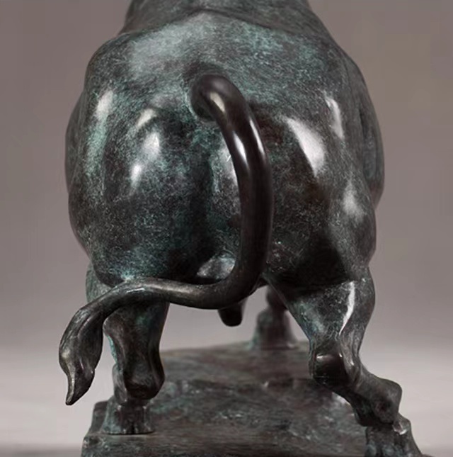 Savakoo Bronze bull sculpture, entryway, office decoration, home ornaments, artwork
