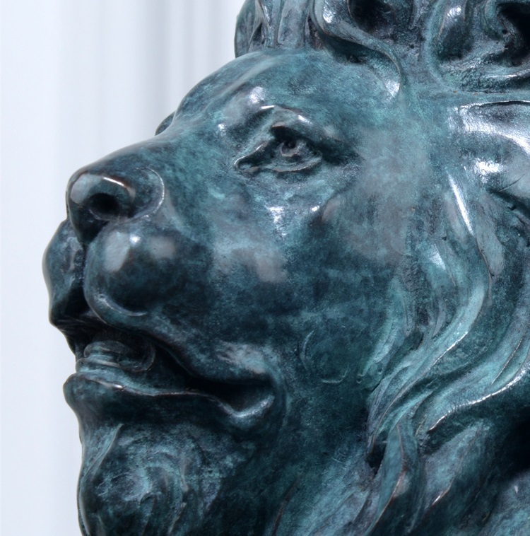 Savakoo Bronze Lion King Sculpture, Art Opening Gift