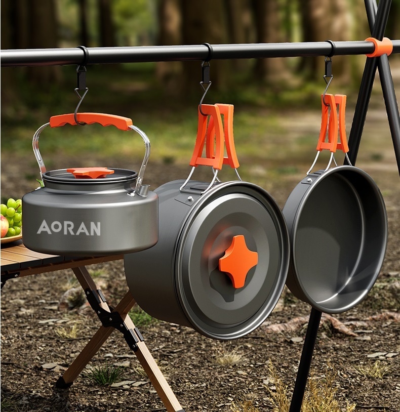 Portable outdoor cooker