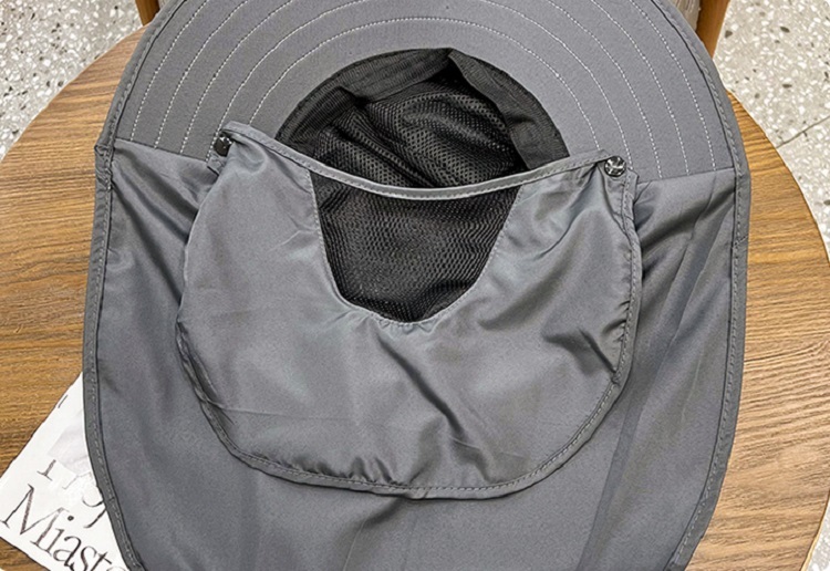 Outdoor sunscreen cap