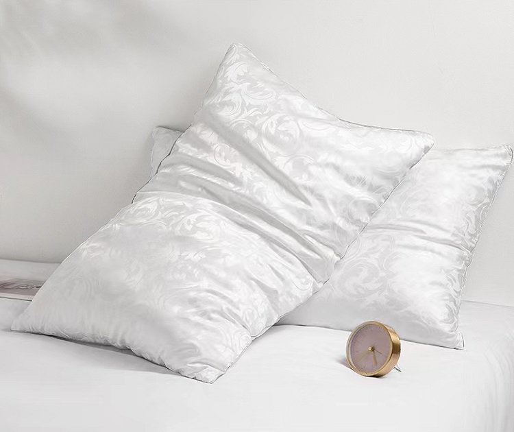 The Taihu Lake Snow Silk Pillow
