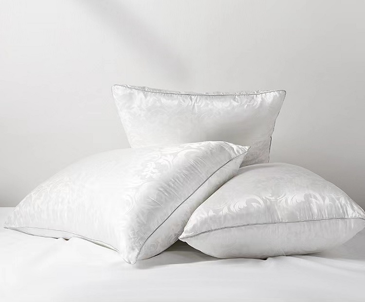 The Taihu Lake Snow Silk Pillow