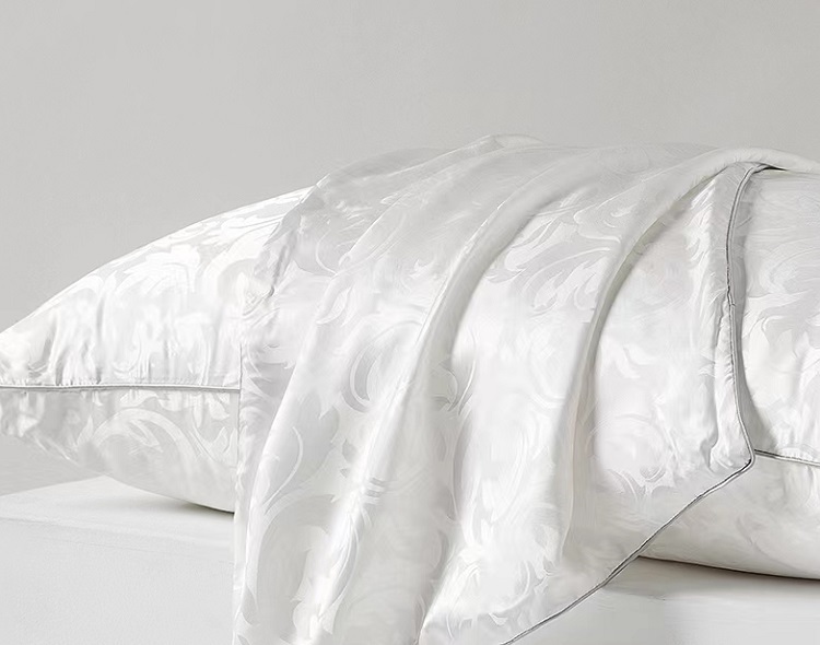 The Taihu Lake Snow Silk Pillow