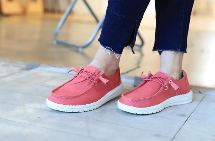Women's Fashionable Canvas Shoes