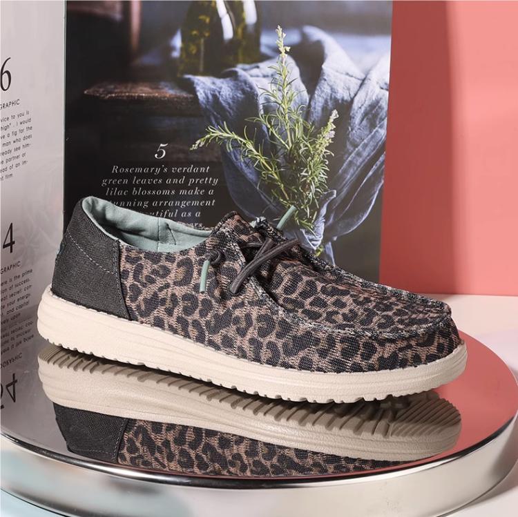 Women's Leopard Print Canvas Shoes