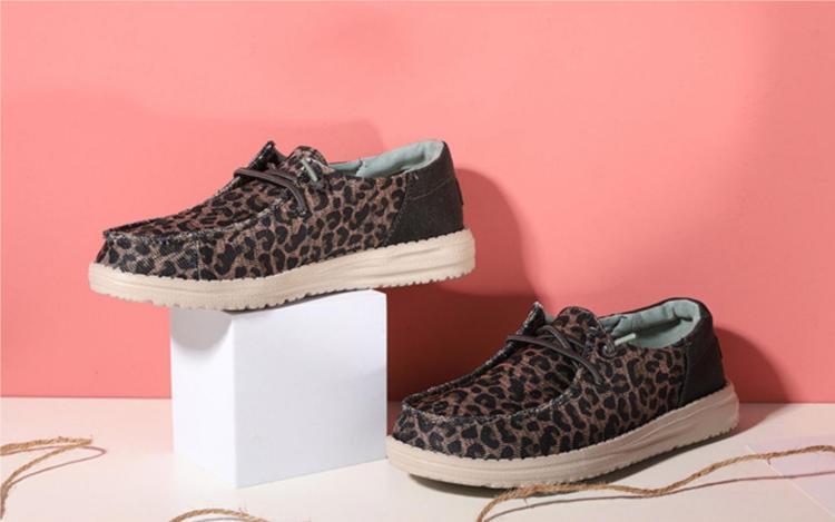 Women's Leopard Print Canvas Shoes