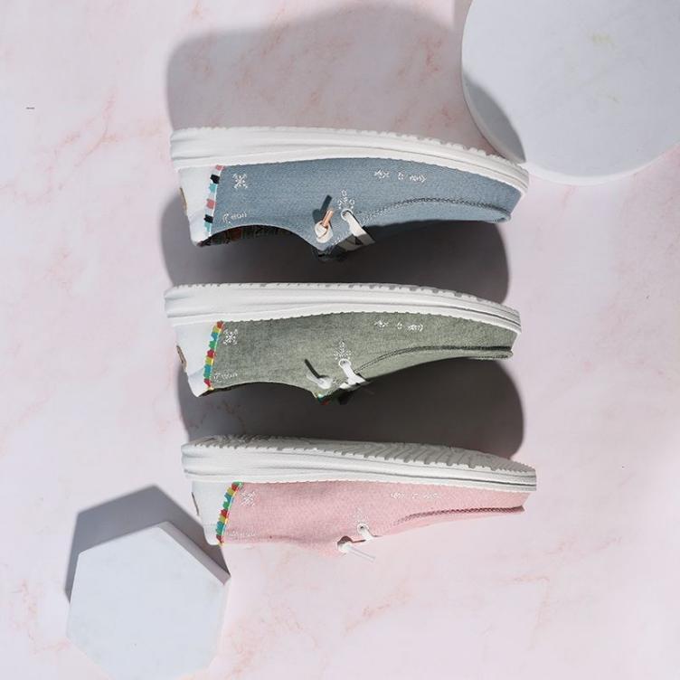 Women's Loose Toe Canvas Shoes