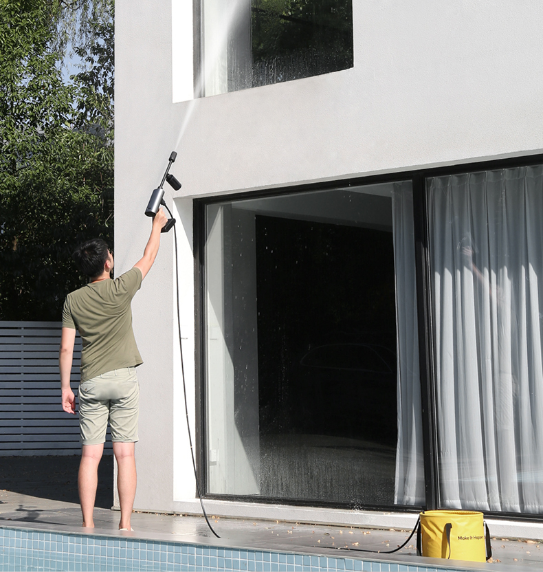 Household portable cleaning water gun