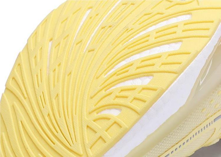 Men's Ventilated Running Shoes