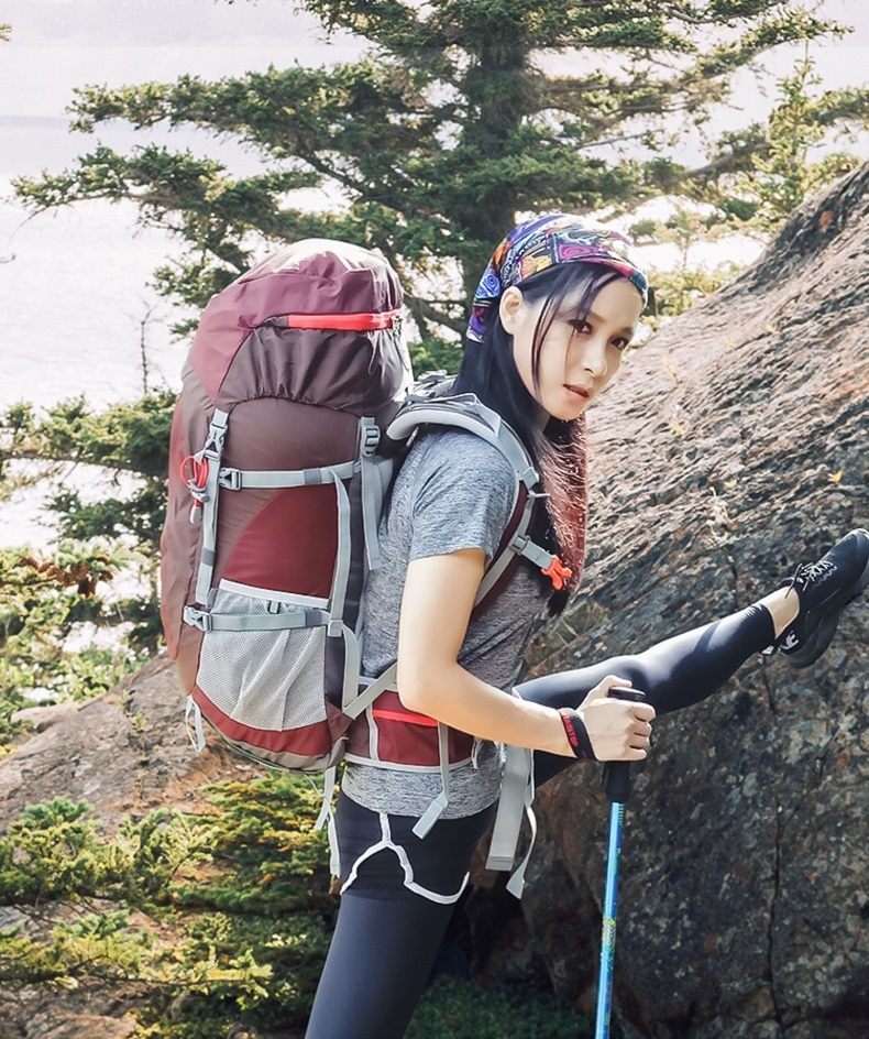 Outdoor hiking bag (Pomegranate red)
