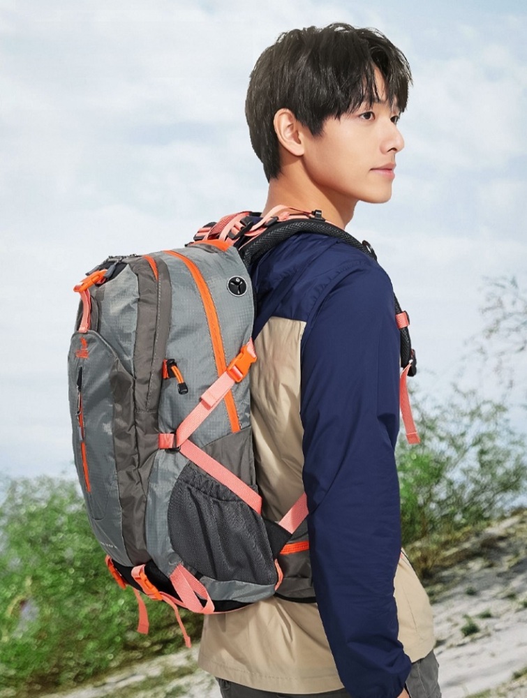 Outdoor hiking bag