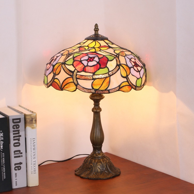 Tiffany Style Decorative Table Lamp