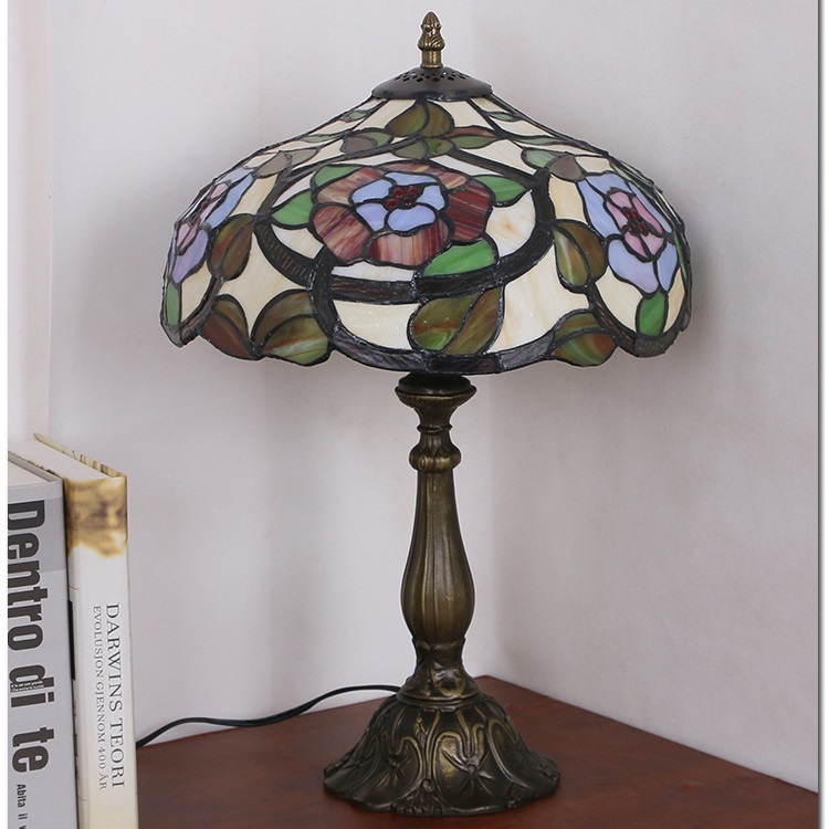 Tiffany Style Decorative Table Lamp