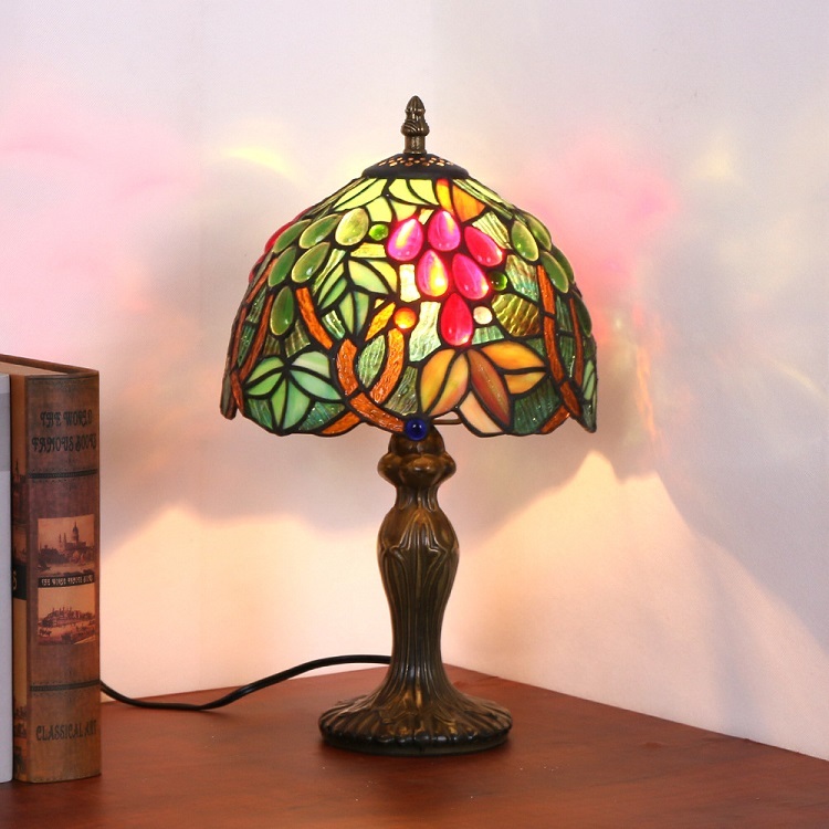 Tiffany Grape Glass Table Lamp