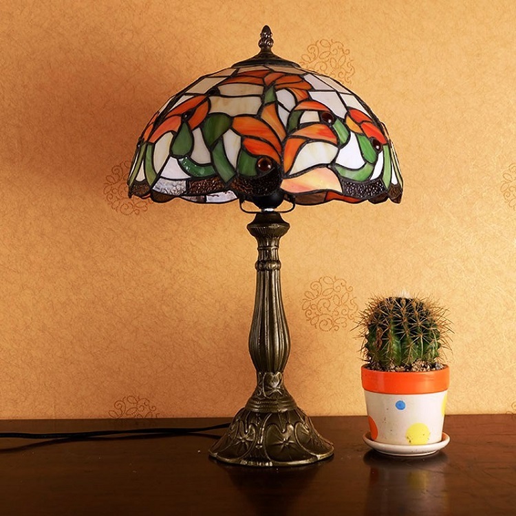 Tiffany Style Bedside Table Lamp