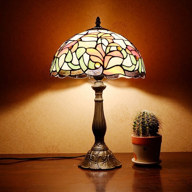 Tiffany Style Bedside Table Lamp