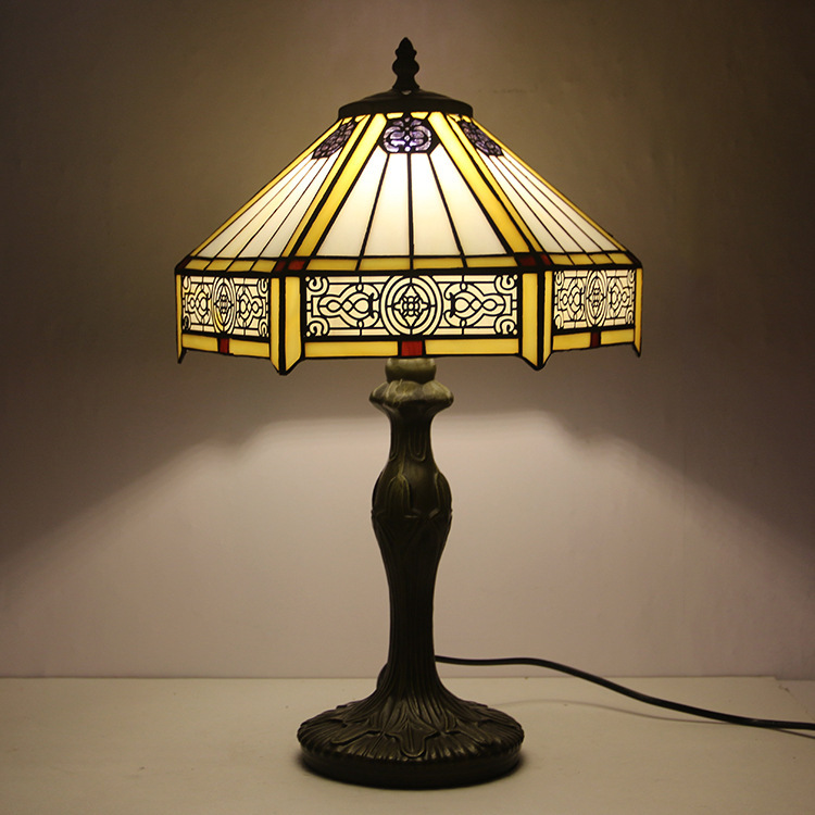 Tiffany Style Bedside Table Lamp