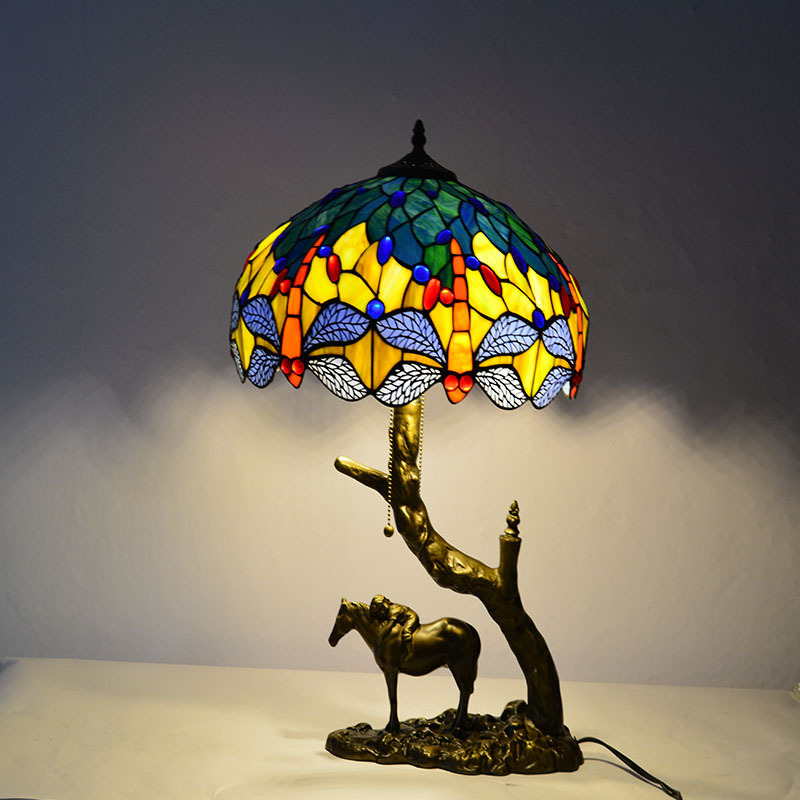 Tiffany Glass Dragonfly Table Lamp