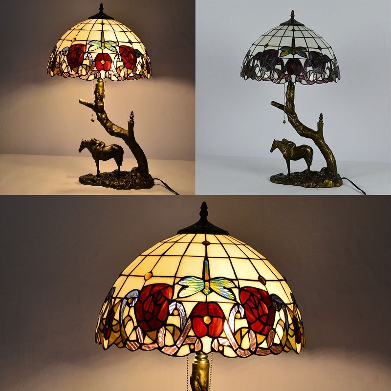 Tiffany Glass Dragonfly Table Lamp
