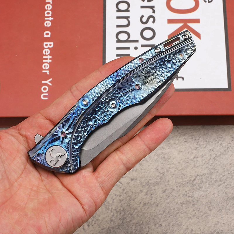 Hunting folding knife