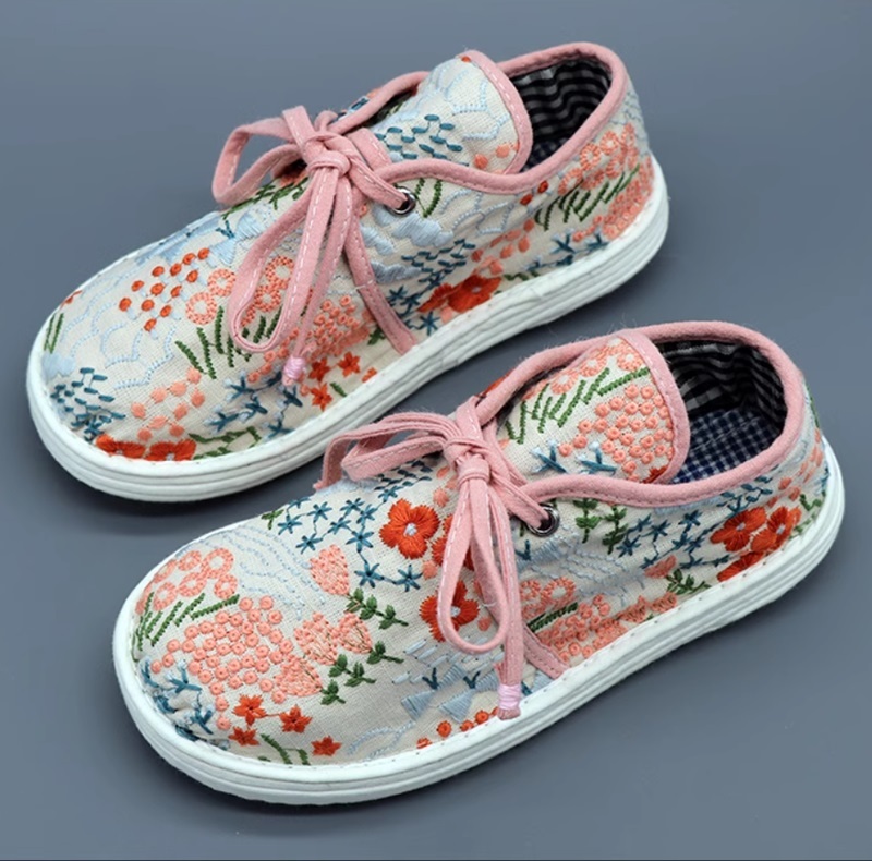 Chinese handmade fabric shoes