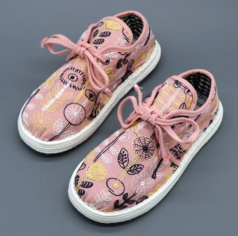 Chinese handmade fabric shoes