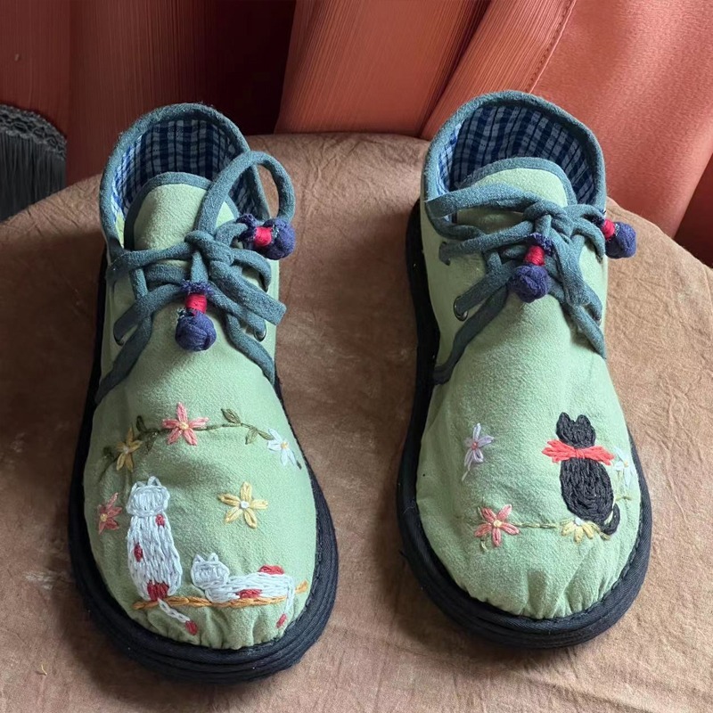 handmade embroidery fabric shoes