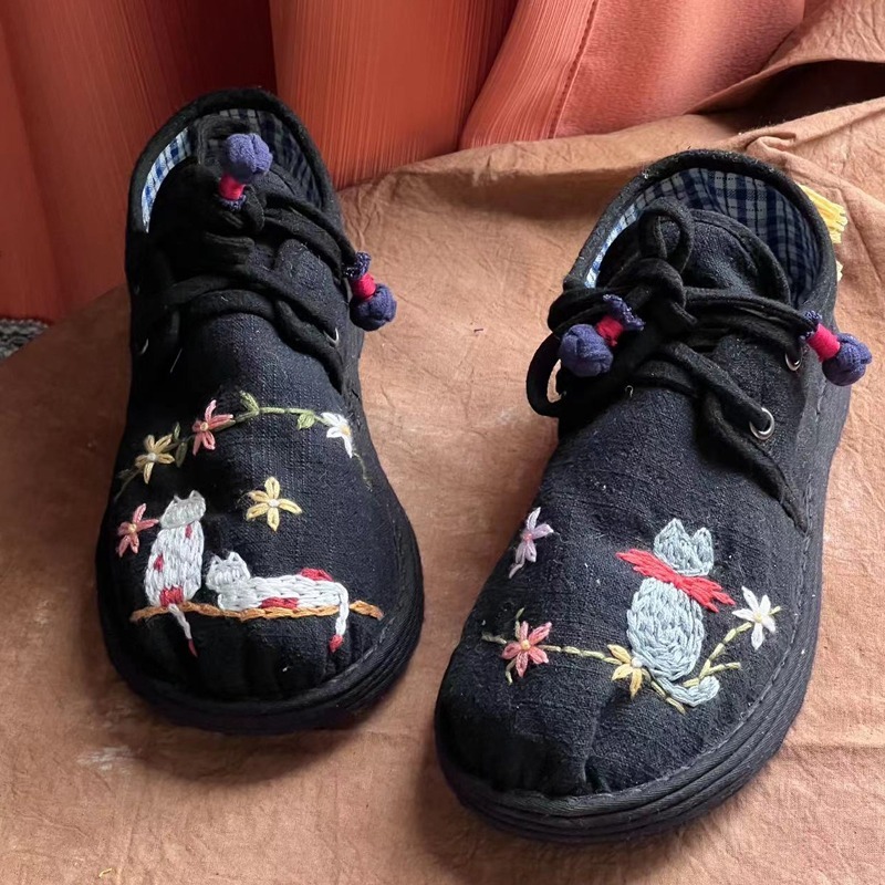 handmade embroidery fabric shoes