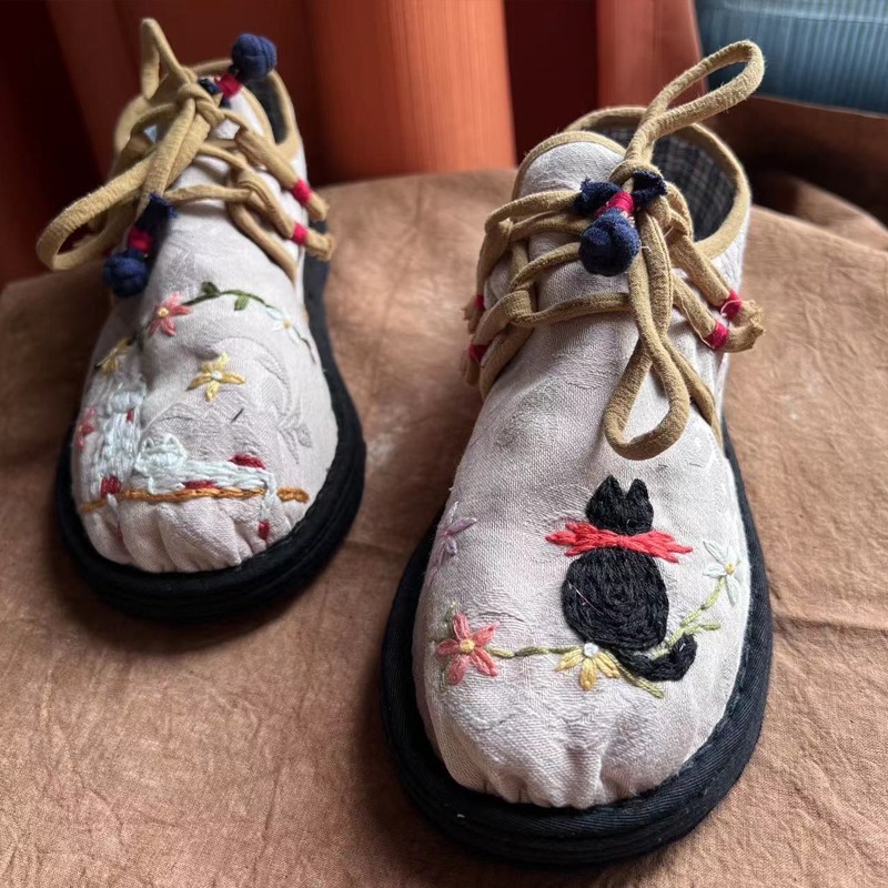 handmade embroidery fabric shoes