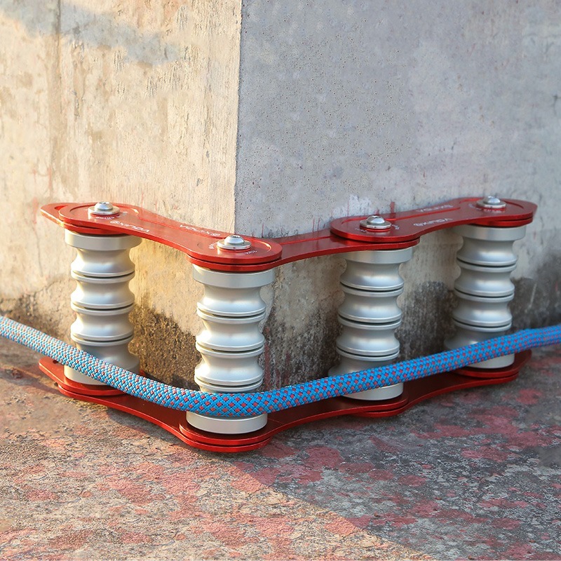 Climbing rope roller