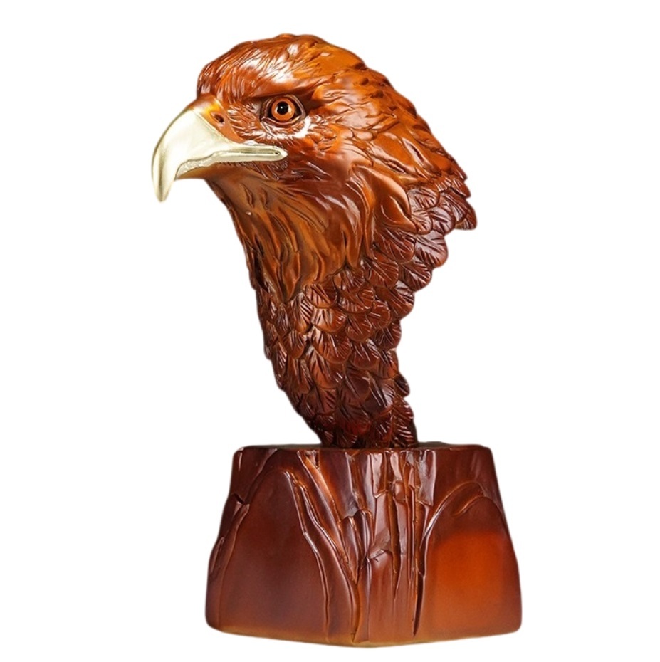 Brozne eagle statue