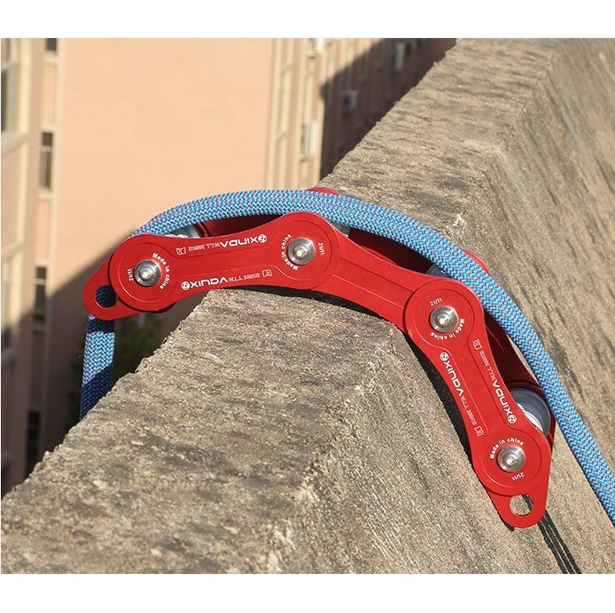 Climbing rope roller
