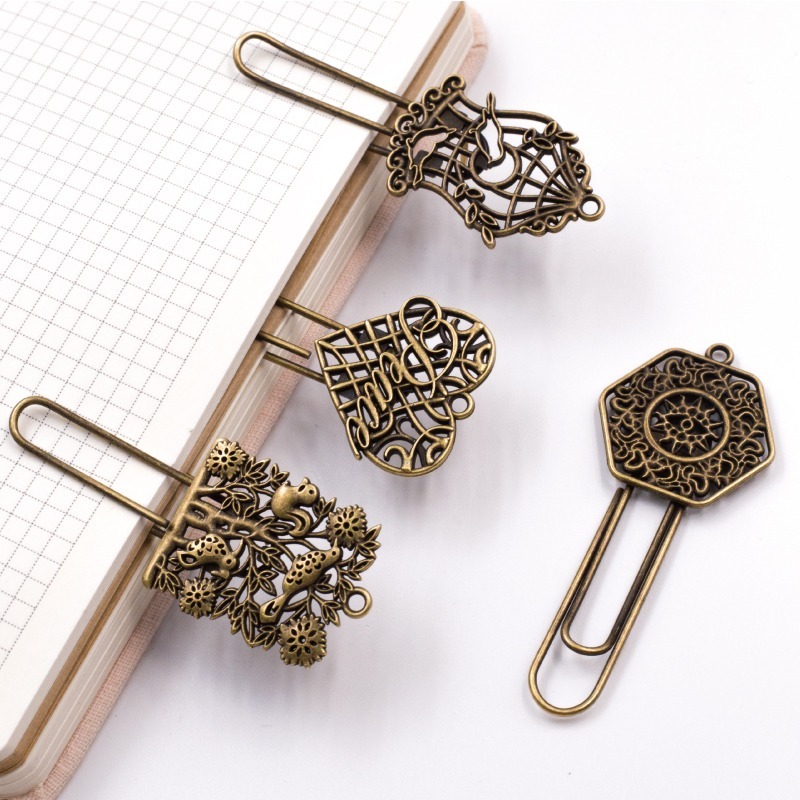 Antique plating paper clip