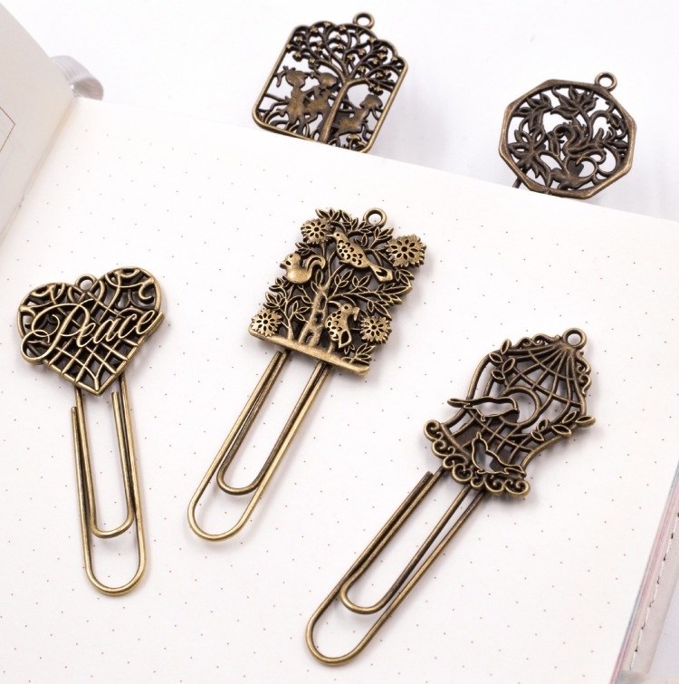 Antique plating paper clip