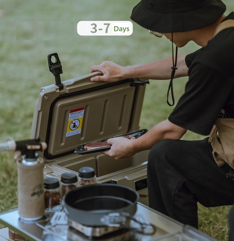 Igloo glide cooler
