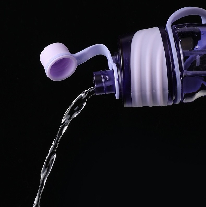 Auto-spraying outdoor tritan bottle