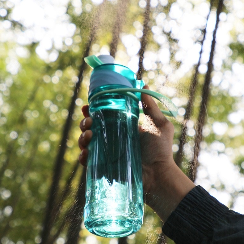 Auto-spraying outdoor tritan bottle