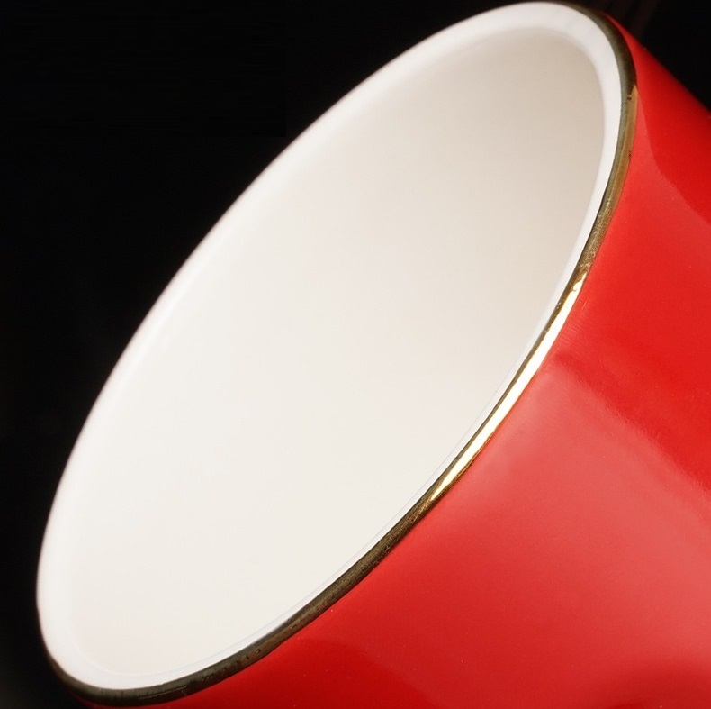 Porcelain mug